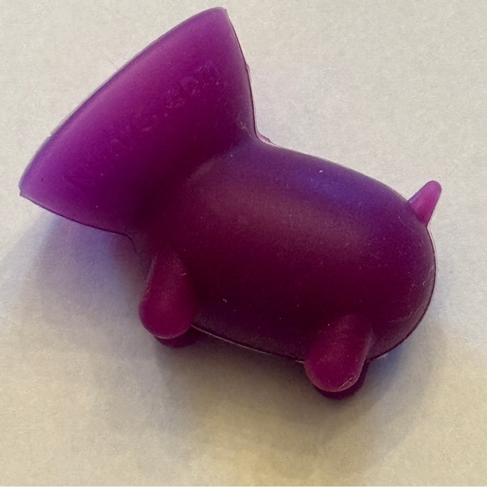 Killer concepts Piggy & Friends Cell Phone Stand/Phone Grip purple squishy pig